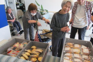 売店とパン屋さん🍞再開！☆湘南佐島☆